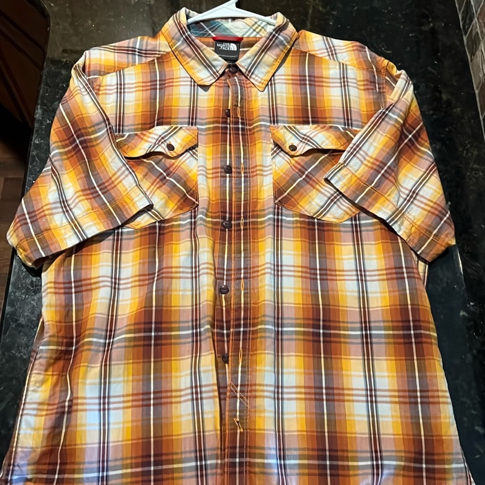 The North Face Orange & Yellow Plaid Short Sleeve Button Down Shirt Size L